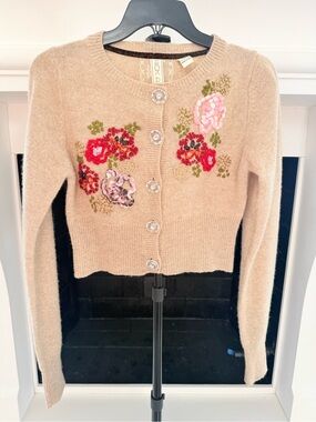 Nick & Mo Beige Cropped Cardigan with Red and Pink Floral Embroidery